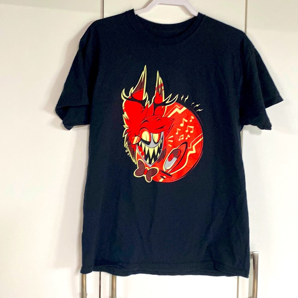 Alastor from Hazbin Hotel black tshirt size L